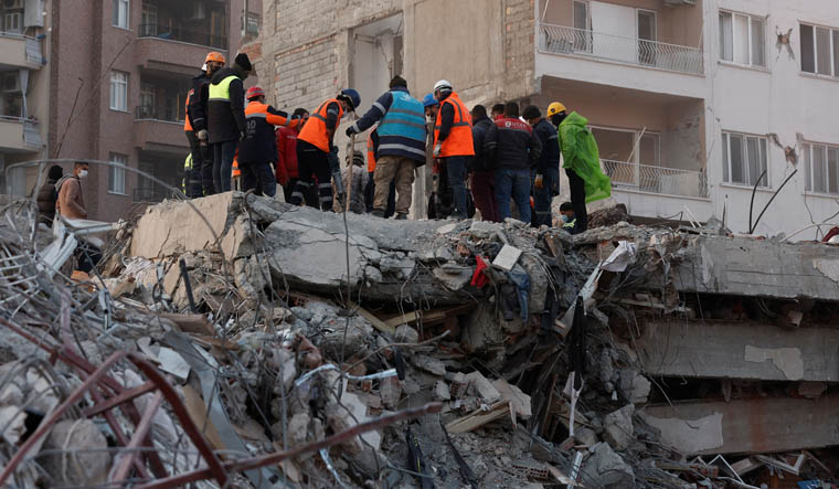 Turkey Syria Earthquake Death Toll Crosses 25000 India Sends 35 Tons Of Aid The Week 8811